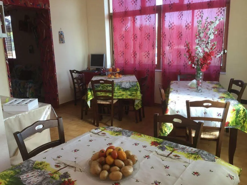 *** Panzió B&B Villa Kaos Villaggio Pirandello Olaszország