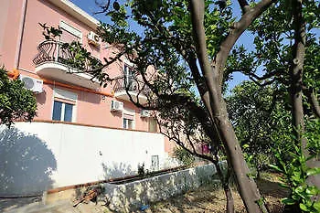 B&B Villa Kaos Villaggio Pirandello Panzió